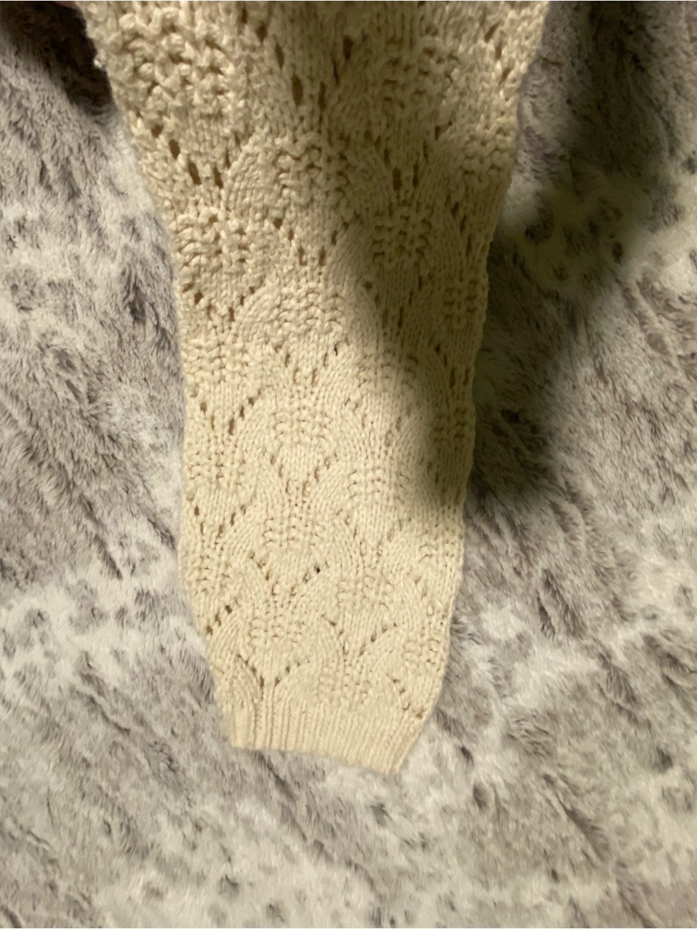 Universal Thread Sweater - Picture 4 of 4